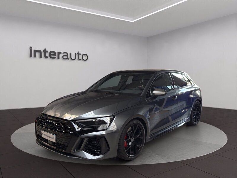 Grigio metallizzato Usata 2024 Audi RS3 Sportback Comfort Due volumi | 64.990 € (Cara) - Immagine 1/4