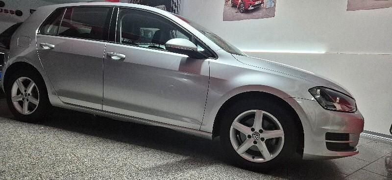 Usata VW Golf VII Comfortline 104 CV (76 kW) 2013 Argento Berlina