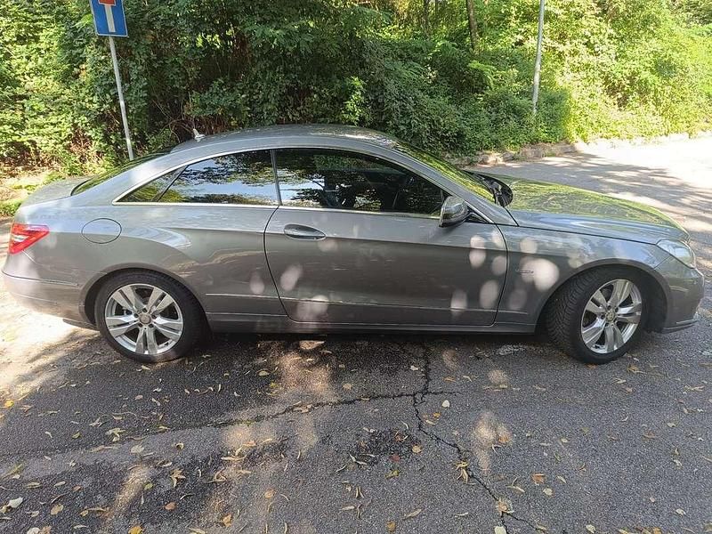 Usata Mercedes E220 Avantgarde 170 CV (125 kW) 2010 Coupé