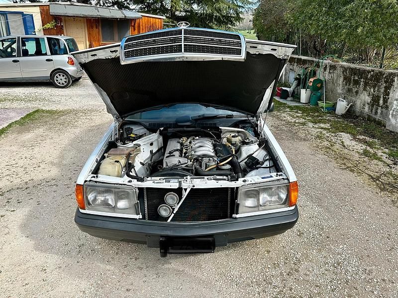 Usata Mercedes 190 90 CV (66 kW) 1987 Bianco Berlina