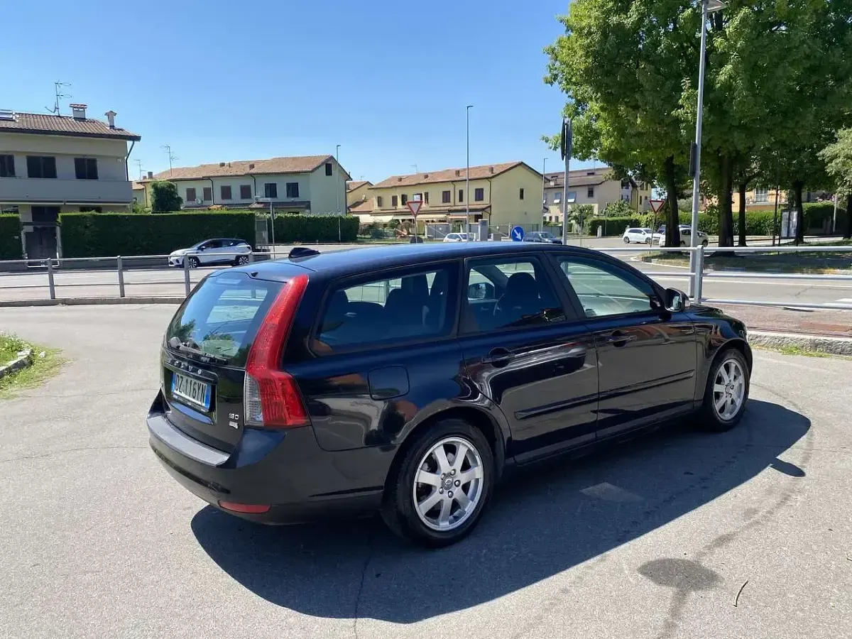 Usata Volvo V50 Drive Kinetic 109 CV (80 kW) 2009 Blu/azzurro Station wagon