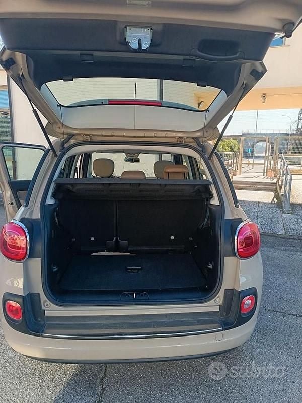 Usata Fiat 500L Lounge 105 CV (77 kW) 2015 Beige Monovolume