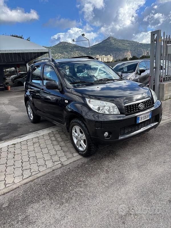 Usata Daihatsu Terios 86 CV (63 kW) 2010 Nero SUV