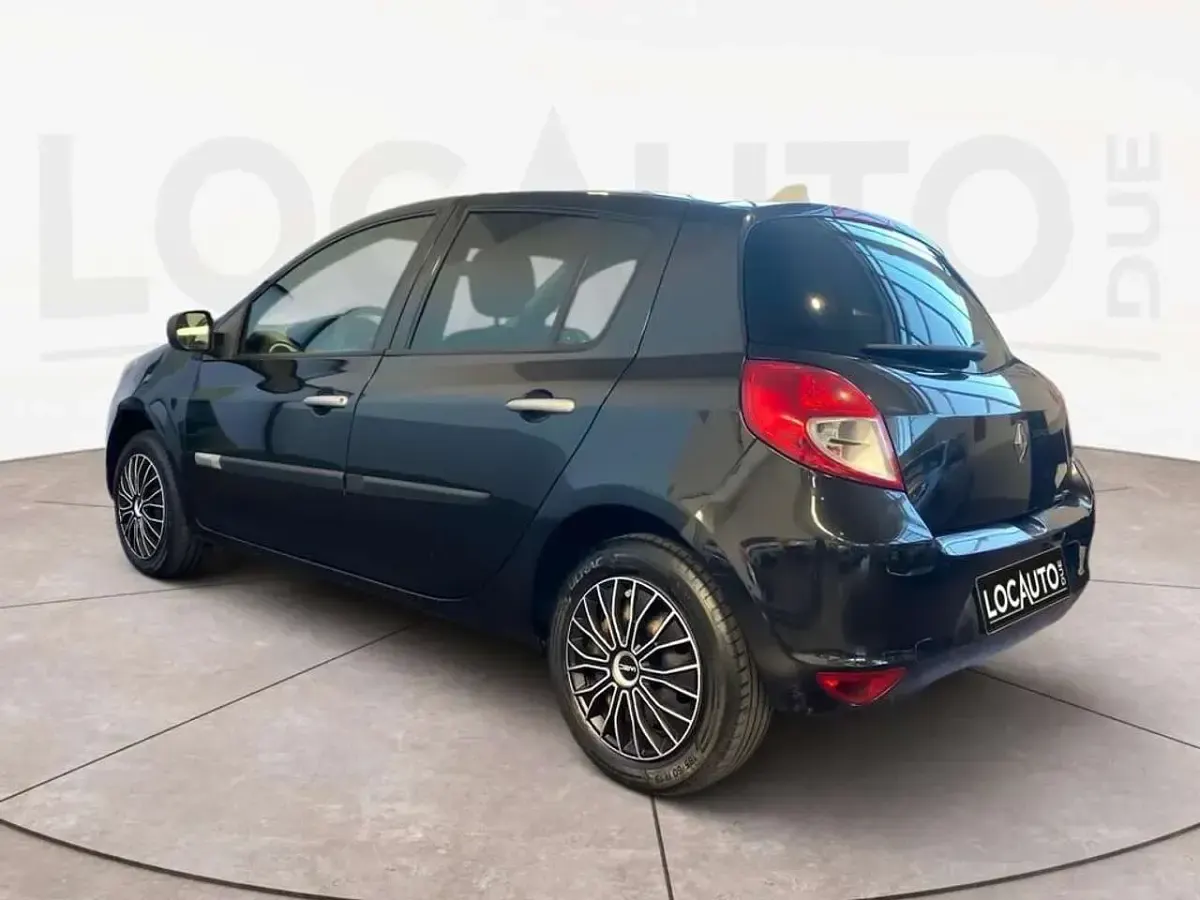 Usata Renault Clio II 75 CV (55 kW) 2011 Nero Berlina