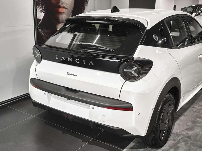 Usata Lancia Ypsilon 110 CV (80 kW) 2024 Other Utilitaria