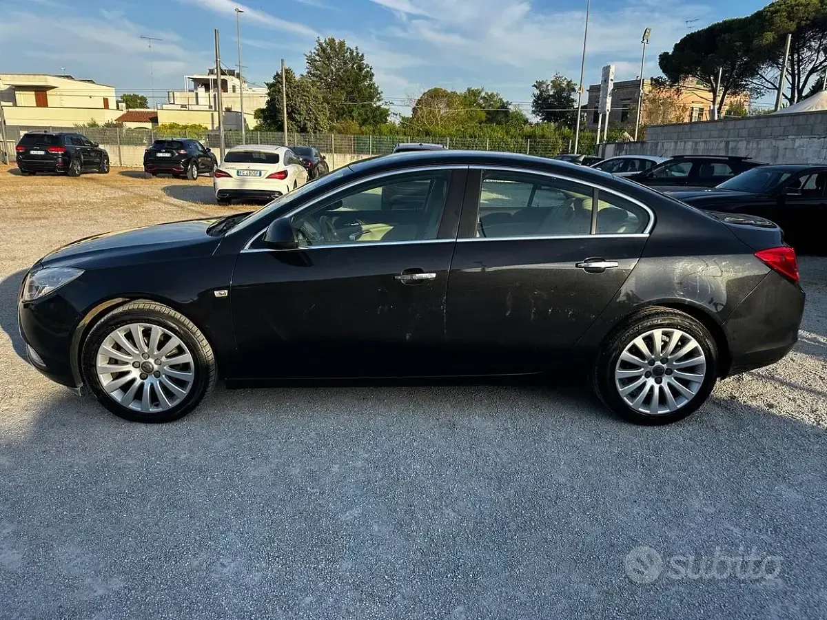Usata Opel Insignia Cosmo 131 CV (96 kW) 2011 Nero Berlina