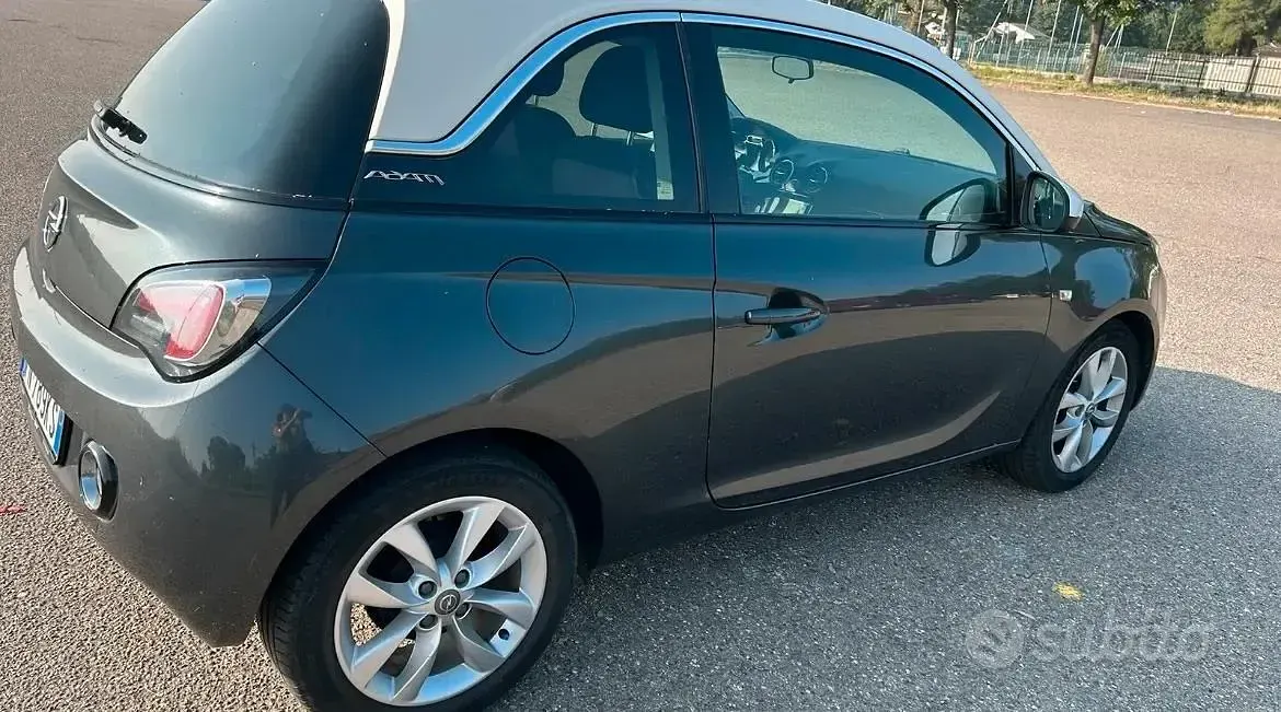 Usata Opel Adam 87 CV (63 kW) 2018 Nero Utilitaria