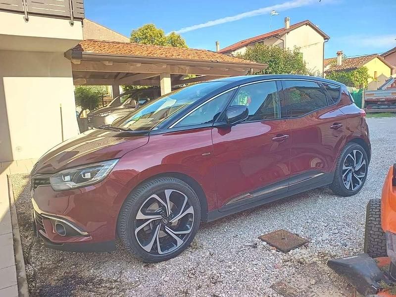 Rosso Usata 2017 Renault Scénic IV Bose Edition Monovolume | 11.000 € (Buon prezzo) - Immagine 1/4