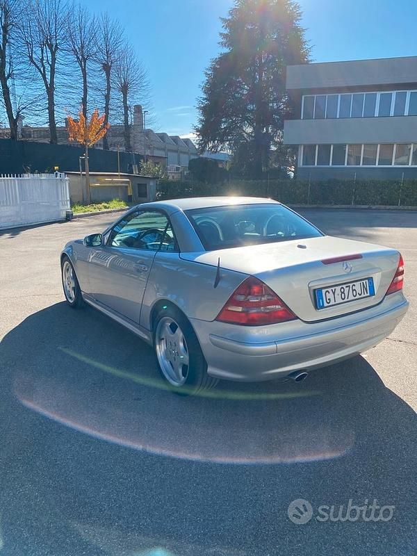 Usata Mercedes SLK320 218 CV (160 kW) 2001 Grigio Cabrio