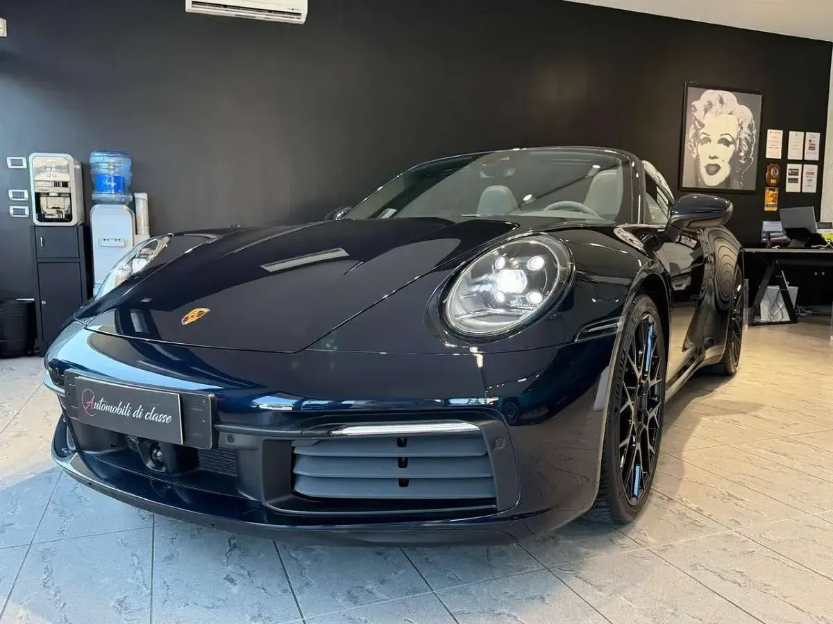 Usata Porsche 911 385 CV (283 kW) 2021 Blue genziana metallizzato Cabrio