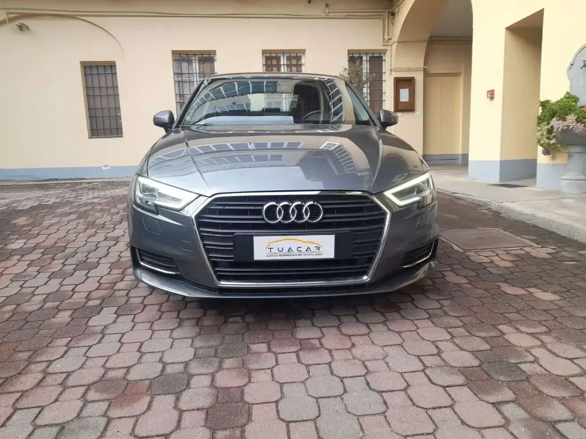 Usata Audi A3 Business 116 CV (85 kW) 2018 Grigio Berlina