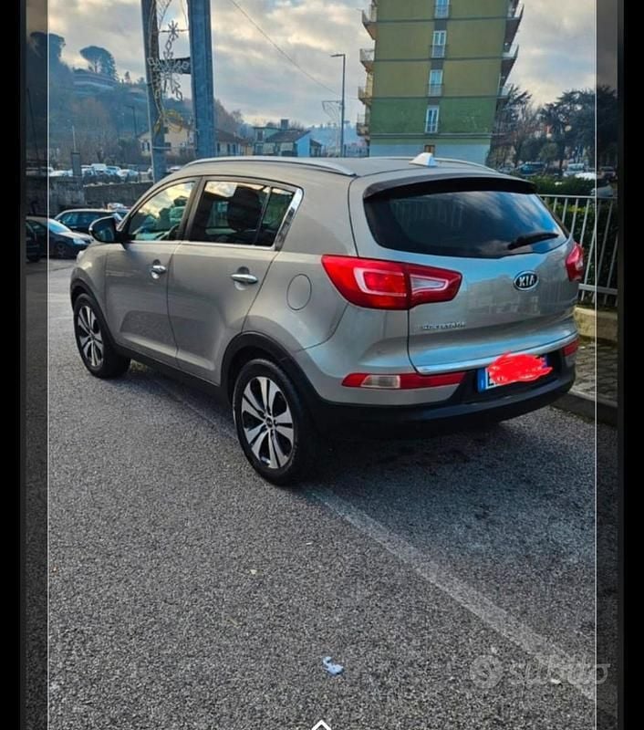 Marrone Usata 2012 Kia Sportage SUV | 6700 € - Immagine 1/4