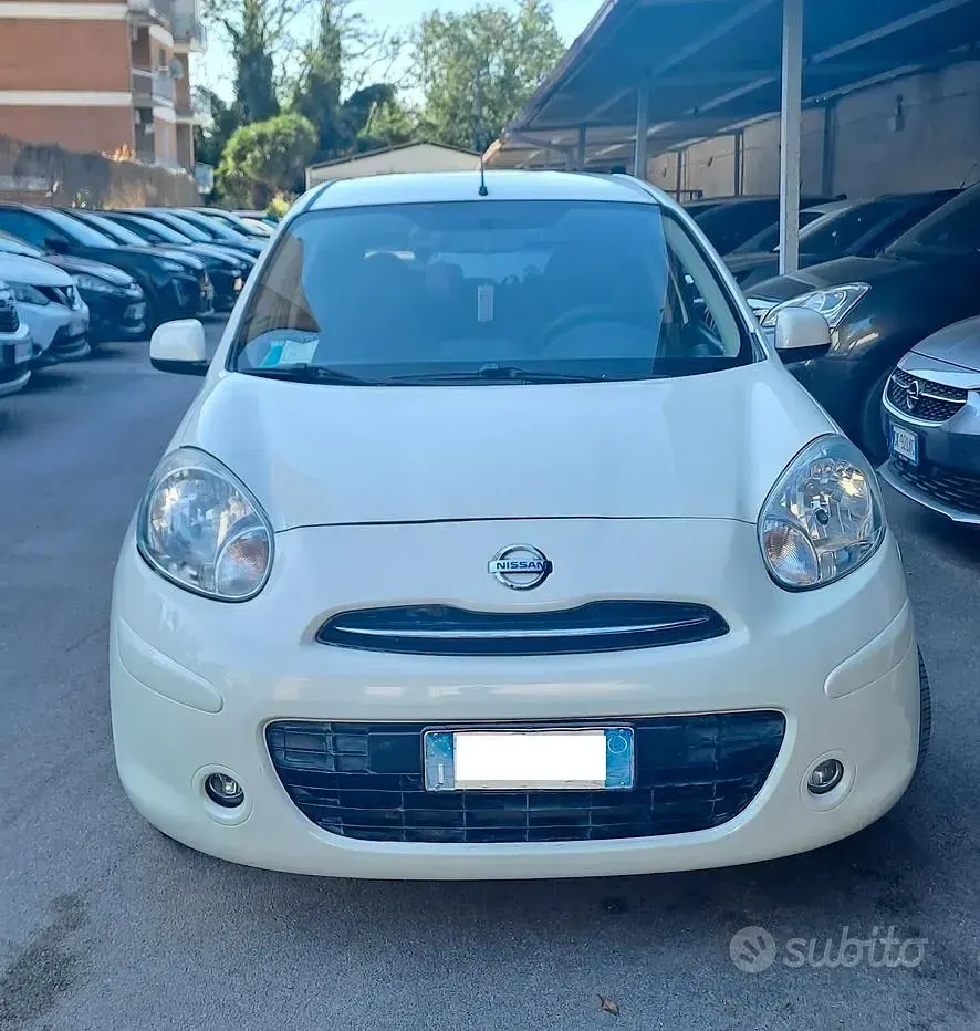 Usata Nissan Micra 80 CV (58 kW) 2015 Beige Utilitaria