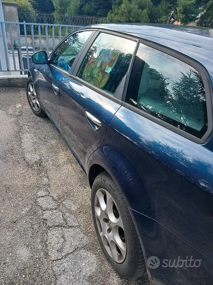 Usata Alfa Romeo 159 120 CV (88 kW) 2008 Blu Station wagon