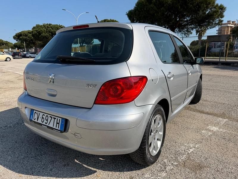 Usata Peugeot 307 88 CV (64 kW) 2006 Argento Berlina