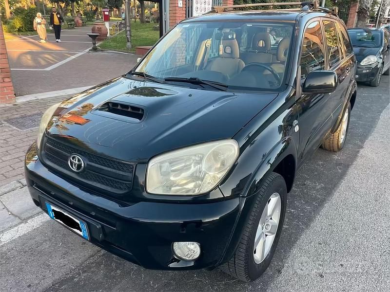 Usata Toyota RAV4 116 CV (85 kW) 2005 Nero SUV