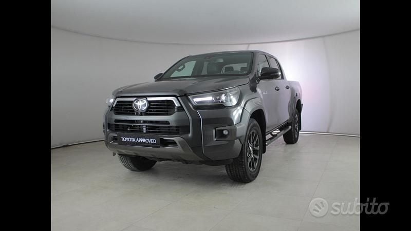 Usata Toyota HiLux 204 CV (150 kW) 2023 Grigio Pick-up