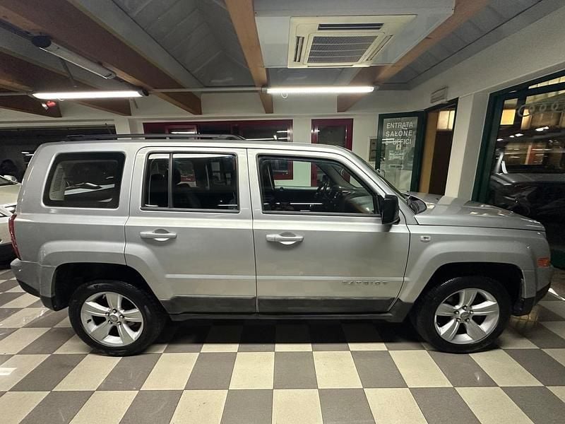 Usata Jeep Patriot Sport 163 CV (119 kW) 2011 Grigio SUV