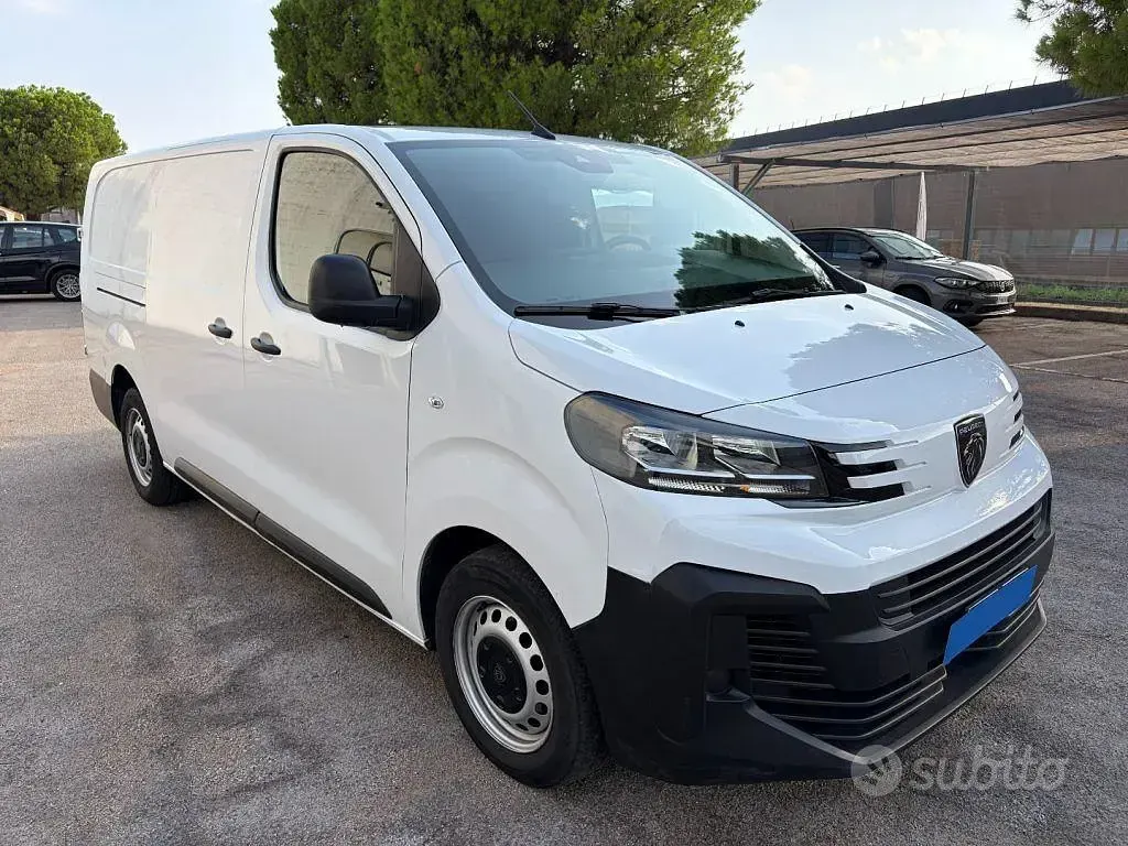 Usata Peugeot Expert 144 CV (105 kW) 2024 Bianco Furgone