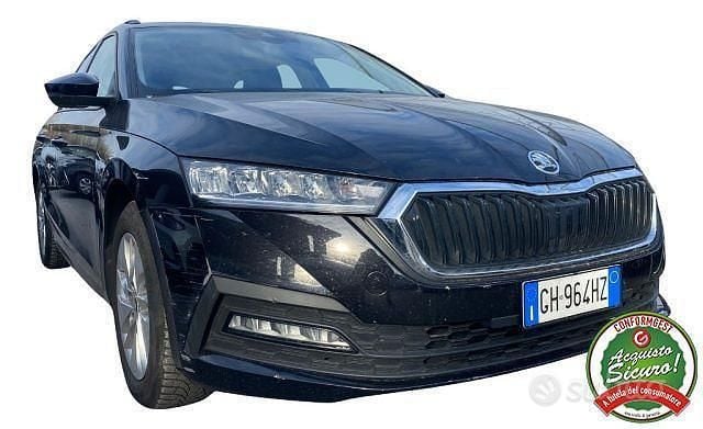 Nero Usata 2021 Skoda Octavia SportLine Station wagon | 15.450 € (Buon prezzo) - Immagine 1/4
