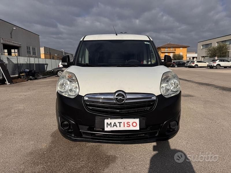 Usata Opel Combo 120 CV (88 kW) 2016 Bianco Monovolume