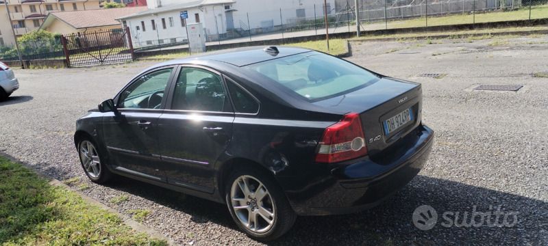 Usata 2007 Volvo S40 Summum Tre volumi | 5200 € (Cara) - Immagine 1/4