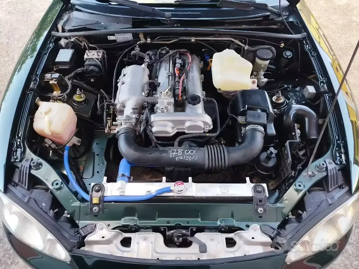 Usata Mazda MX5 146 CV (107 kW) 2001 Verde Cabrio