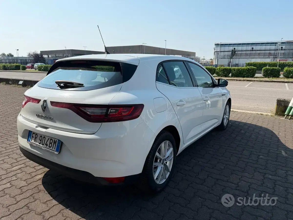 Usata Renault Mégane Zen 90 CV (66 kW) 2018 Bianco Berlina