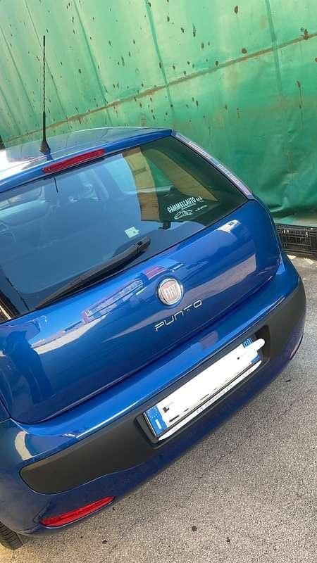 Usata Fiat Punto Emotion 101 CV (74 kW) 2011 Blu/azzurro Utilitaria