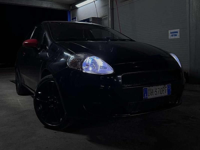 Nero Usata 2007 Fiat Grande Punto Active Due volumi | 3000 € (Buon prezzo) - Immagine 1/4
