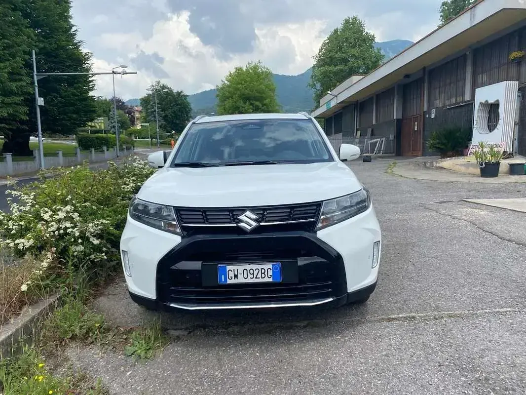 Usata Suzuki Vitara 140 CV (102 kW) 2024 Bianco SUV