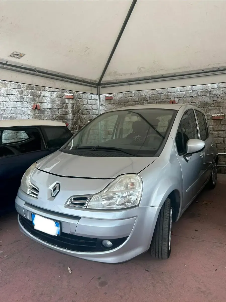 Usata Renault Modus 74 CV (54 kW) 2013 Grigio