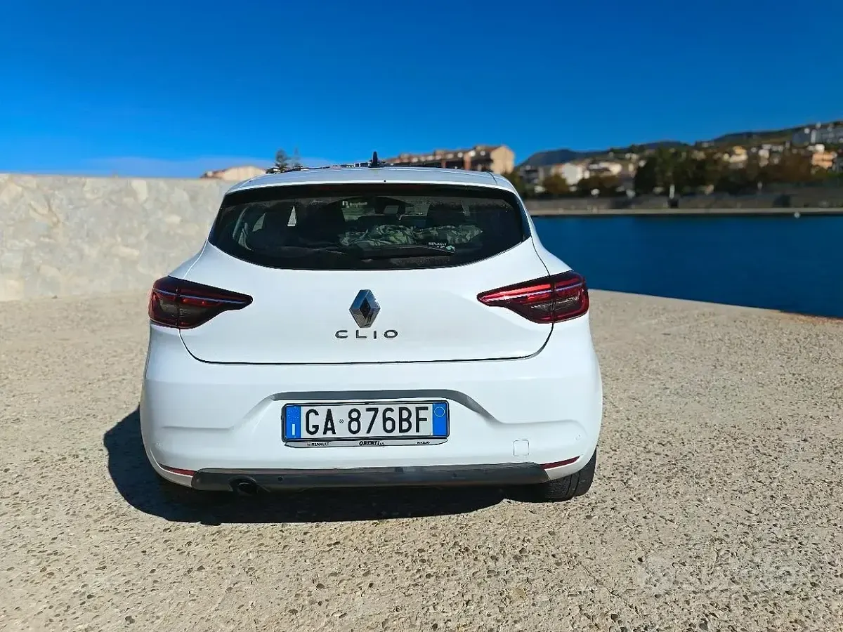 Usata Renault Clio 101 CV (74 kW) 2021 Bianco Utilitaria