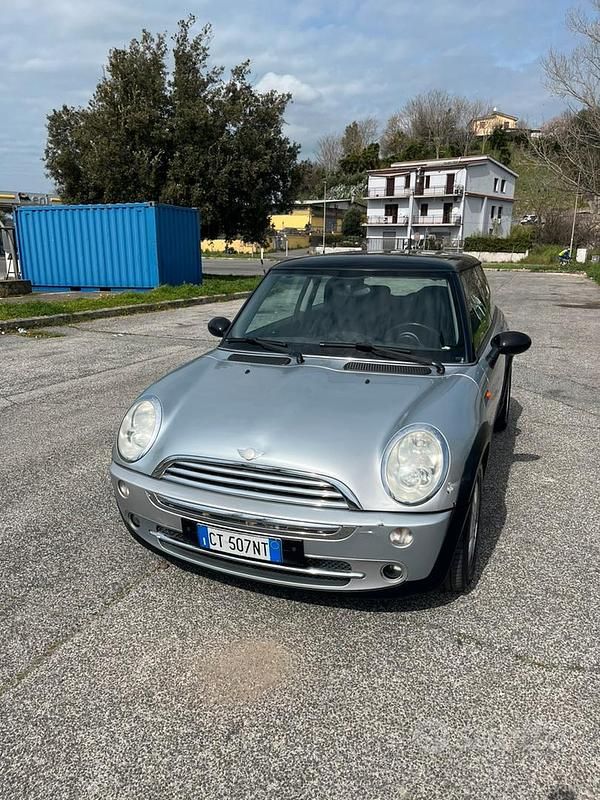 Usata 2004 Mini Cooper Due volumi | 2000 € (Buon prezzo) - Immagine 1/4