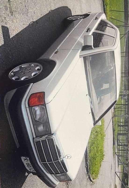 Usata Mercedes 190 122 CV (89 kW) 1992 Bianco Berlina