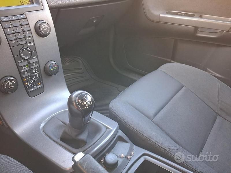 Usata Volvo V50 Momentum 136 CV (100 kW) 2006 Grigio Station wagon