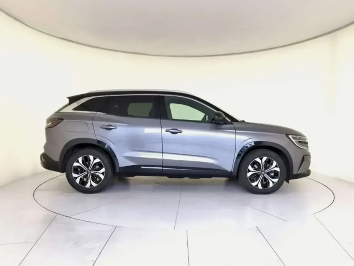 Usata Renault Austral Iconic 131 CV (96 kW) 2023 Bestyle seoul (grigio scisto SUV