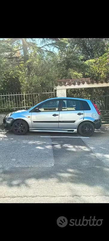 Usata Ford Fiesta 2006 Blu Utilitaria
