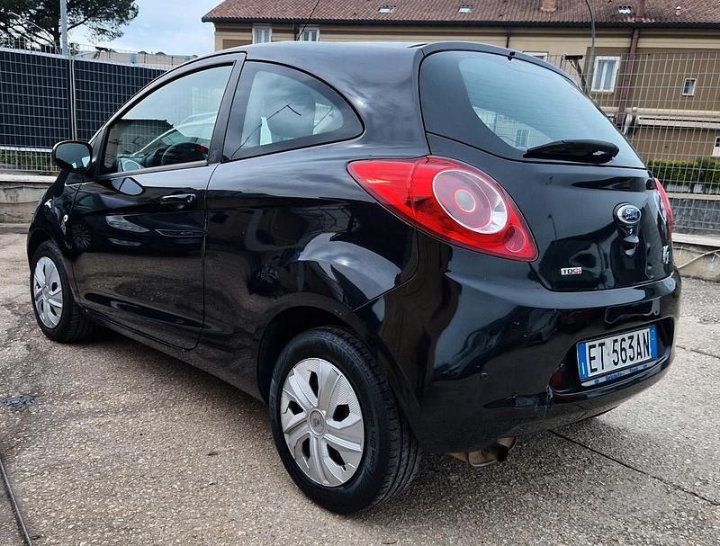 Usata Ford Ka 75 CV (55 kW) 2013 Nero Utilitaria