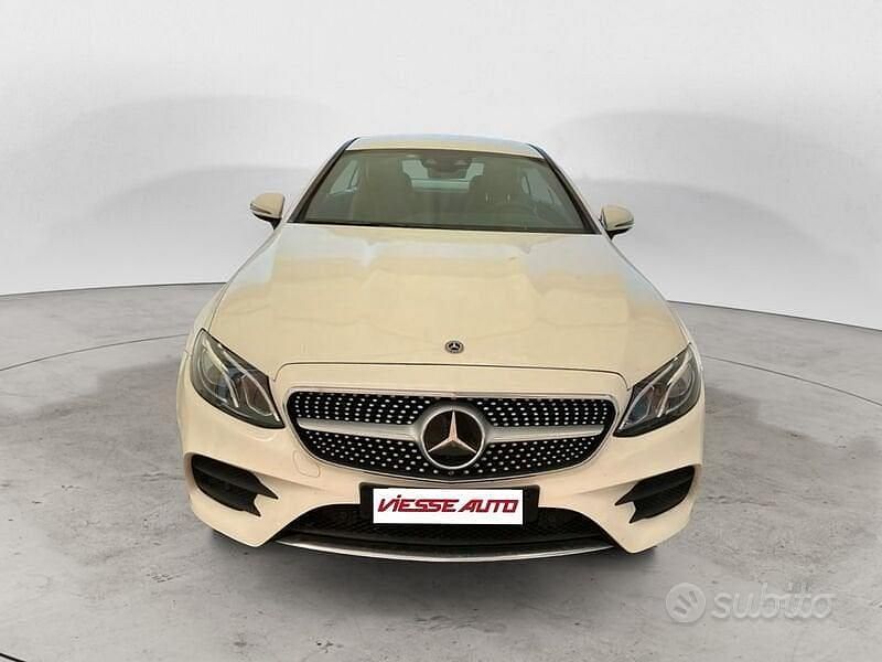 Usata Mercedes E220 Premium 194 CV (142 kW) 2017 Bianco Coupé