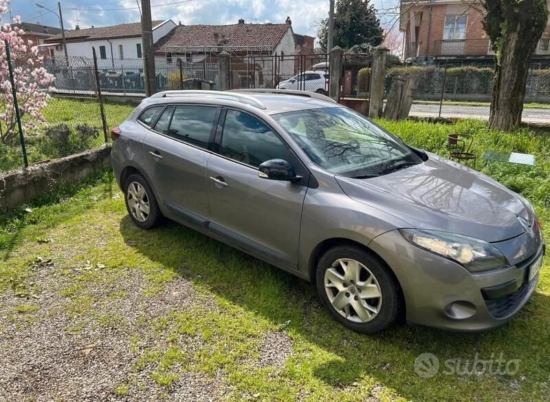 Usata Renault Mégane III 130 CV (95 kW) 2012 Grigio Station wagon