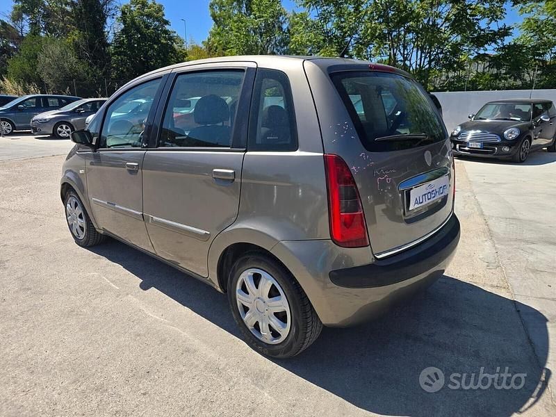 Usata Lancia Musa 69 CV (50 kW) 2007 Marrone Monovolume