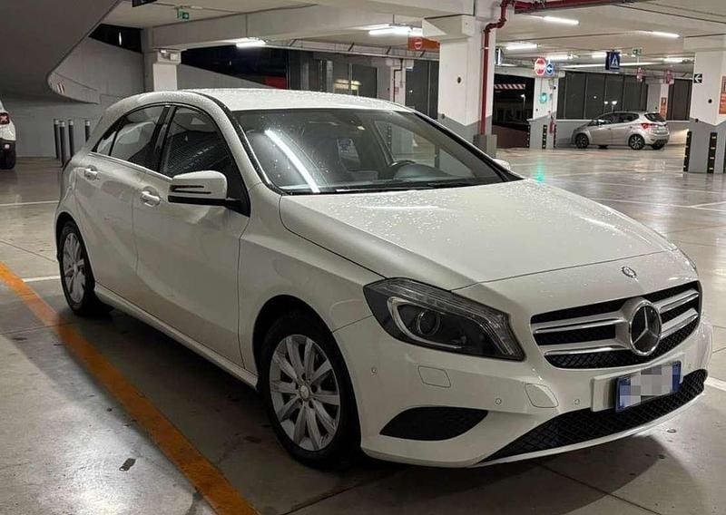 Usata Mercedes A180 109 CV (80 kW) 2015 Berlina