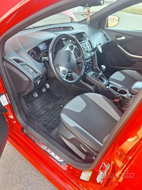 Usata Ford Focus ST 250 CV (183 kW) 2014 Rosso Berlina