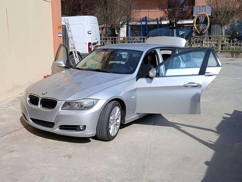 Usata BMW 318 143 CV (105 kW) 2011 Argento Station wagon