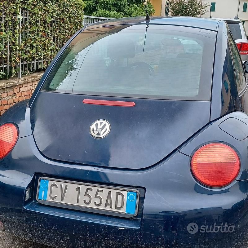 Usado VW New Beetle 101 CV (74 kW) 2005 Azul Utilitario
