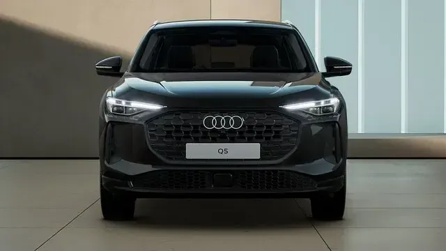 Nuova Audi Q5 Business 204 CV (150 kW) 2025 Blu navarra metallizzato SUV