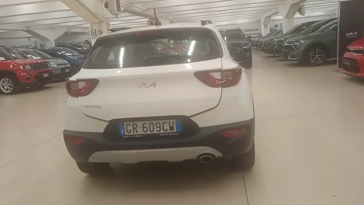 Usata Kia Stonic Urban 84 CV (61 kW) 2023 Bianco SUV