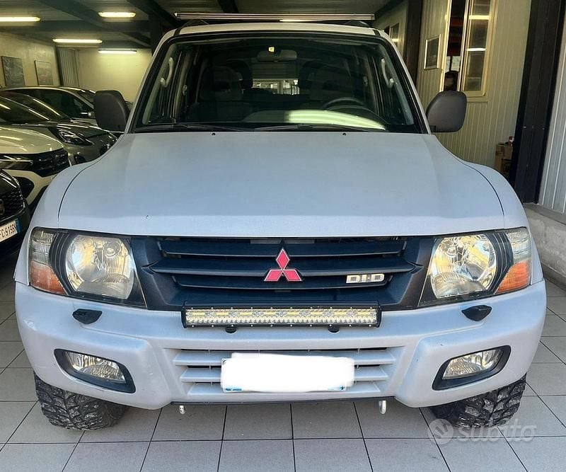 Usata Mitsubishi Pajero 2001 Grigio SUV