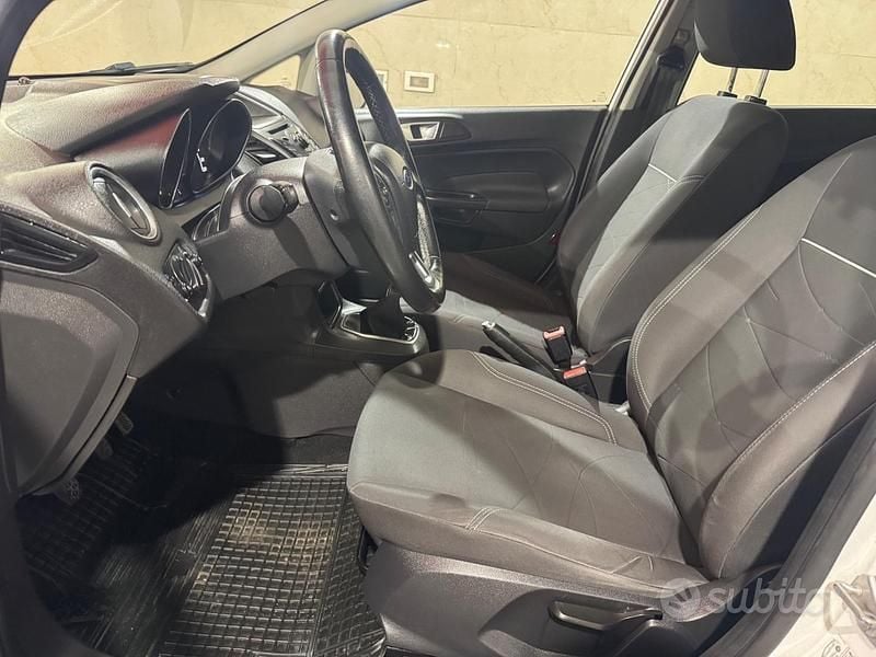Usata Ford Fiesta Business Edition 75 CV (55 kW) 2014 Bianco Berlina